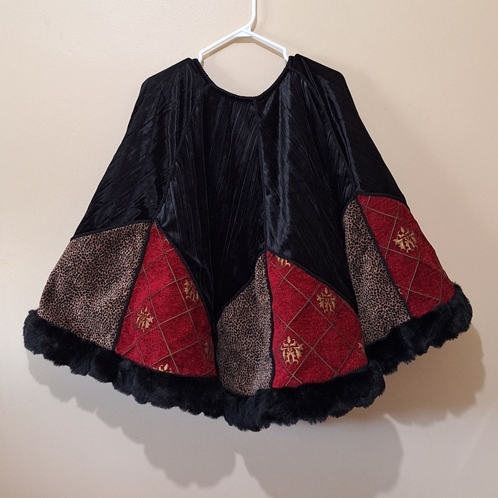 Villa Bacci Christmas Tree Skirt